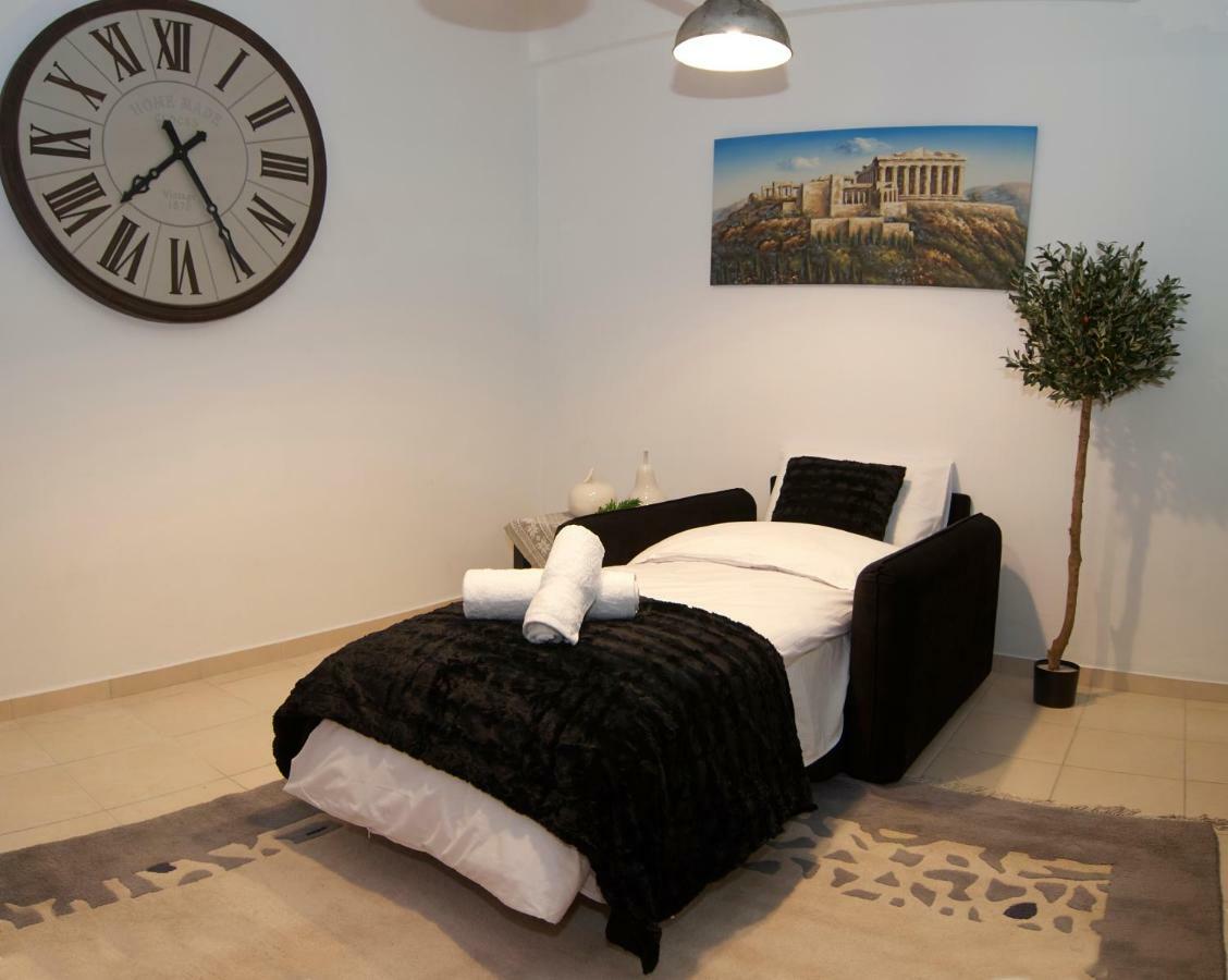 Just Athens Apt 130Sqm One Step From Metro Exterior photo